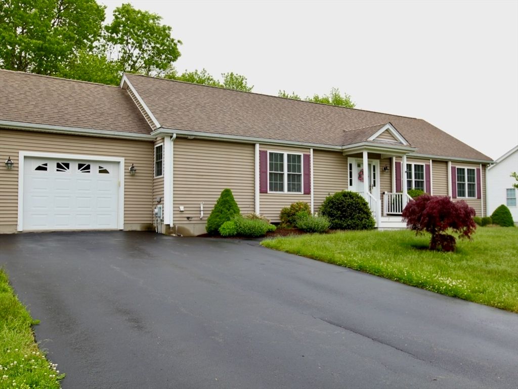 7 Rodeo Dr, East Bridgewater, MA 02333