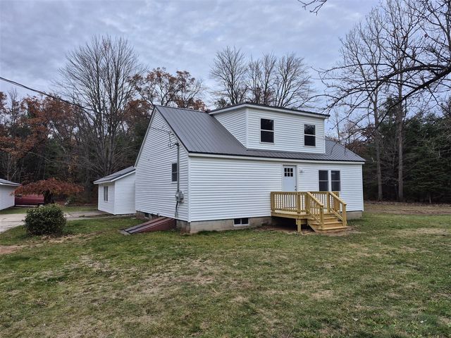 4275 E 8th Street, White Cloud, MI 49349