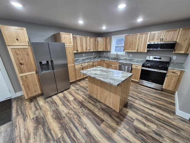 4275 E 8th Street, White Cloud, MI 49349