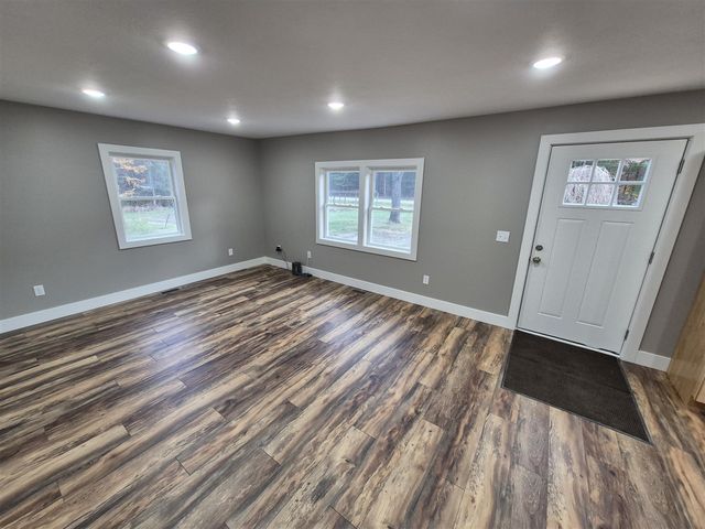 4275 E 8th Street, White Cloud, MI 49349