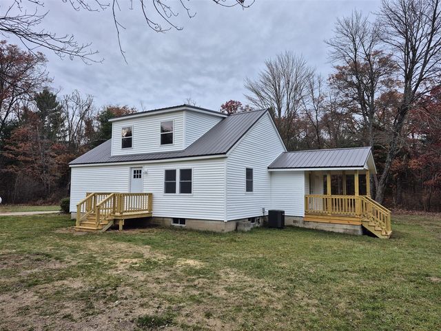 4275 E 8th Street, White Cloud, MI 49349