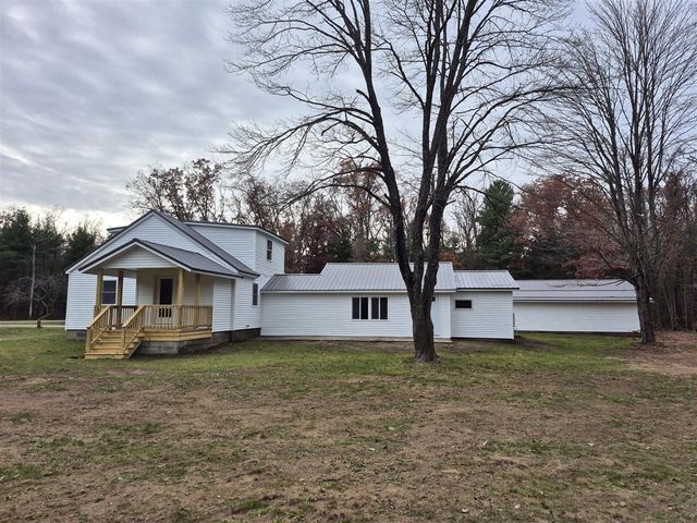 4275 E 8th Street, White Cloud, MI 49349