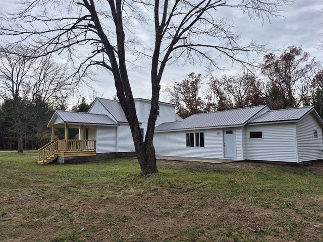 4275 E 8th Street, White Cloud, MI 49349