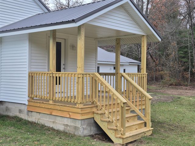 4275 E 8th Street, White Cloud, MI 49349