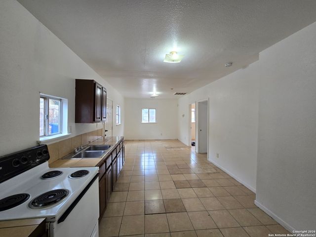 113 Cox, San Antonio, TX 78223