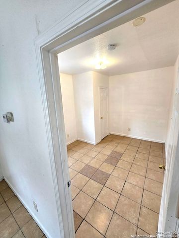 113 Cox, San Antonio, TX 78223