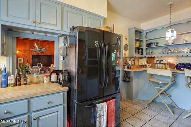 1032 Meadowbrook Road, Jackson, MS 39206