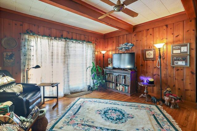 1032 Meadowbrook Road, Jackson, MS 39206