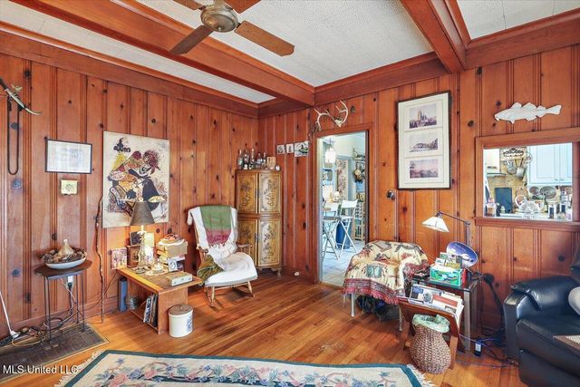 1032 Meadowbrook Road, Jackson, MS 39206