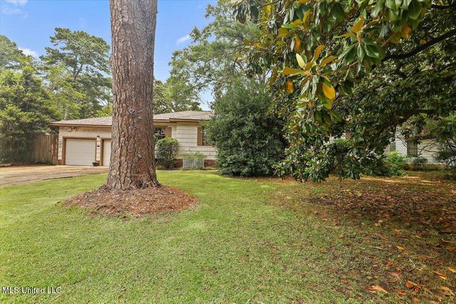 1032 Meadowbrook Road, Jackson, MS 39206