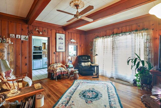 1032 Meadowbrook Road, Jackson, MS 39206