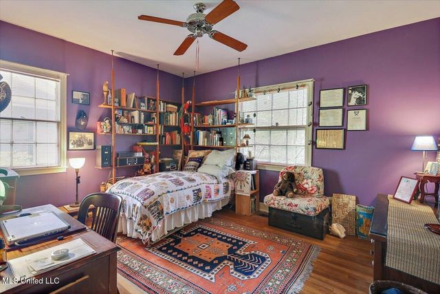 1032 Meadowbrook Road, Jackson, MS 39206