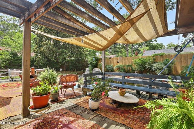 1032 Meadowbrook Road, Jackson, MS 39206