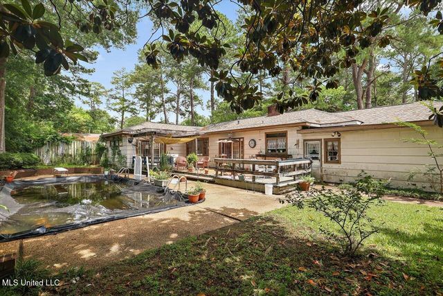 1032 Meadowbrook Road, Jackson, MS 39206