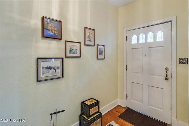 1032 Meadowbrook Road, Jackson, MS 39206