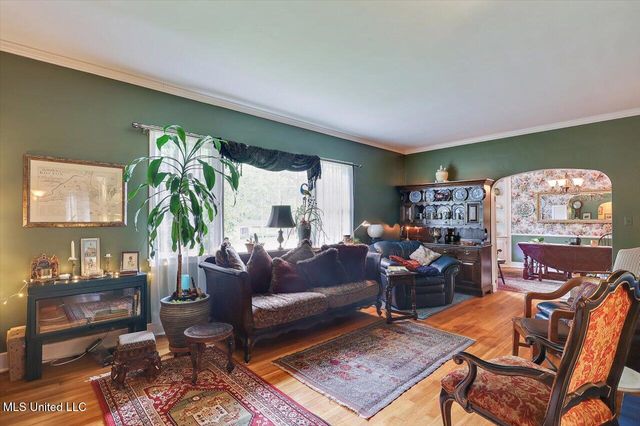 1032 Meadowbrook Road, Jackson, MS 39206