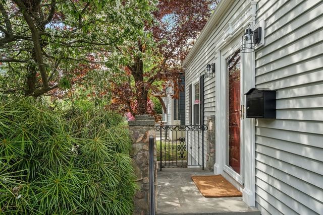 14 Arlmont Street, Arlington, MA 02476