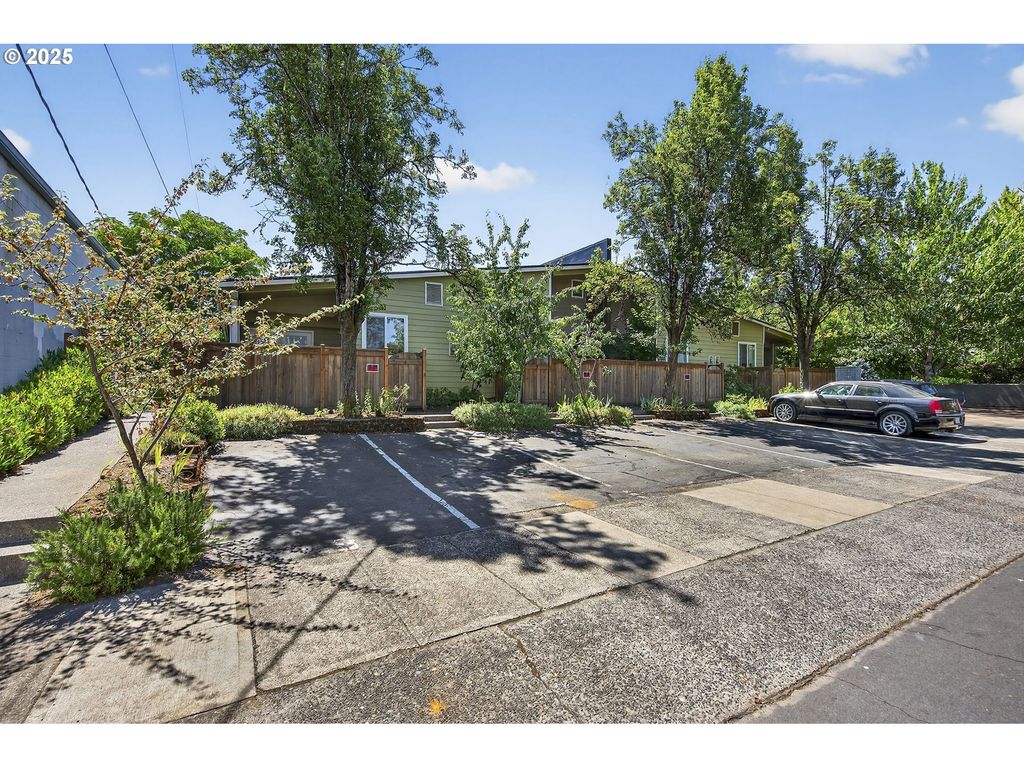7302 N NEW YORK Ave, Portland, OR 97203
