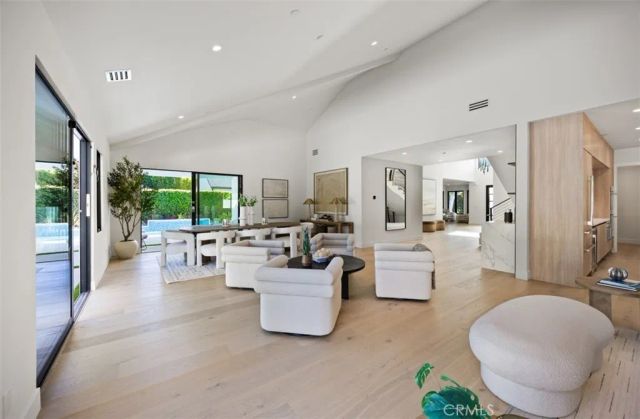 1312 Dover Drive, Newport Beach, CA 92660