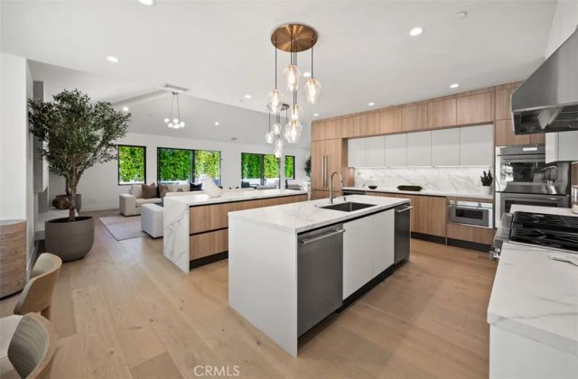 1312 Dover Drive, Newport Beach, CA 92660