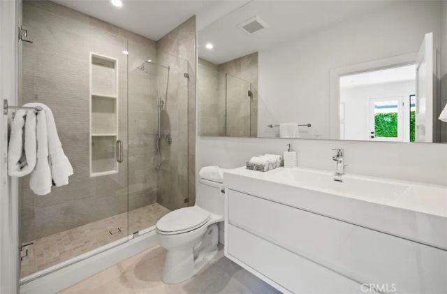 1312 Dover Drive, Newport Beach, CA 92660