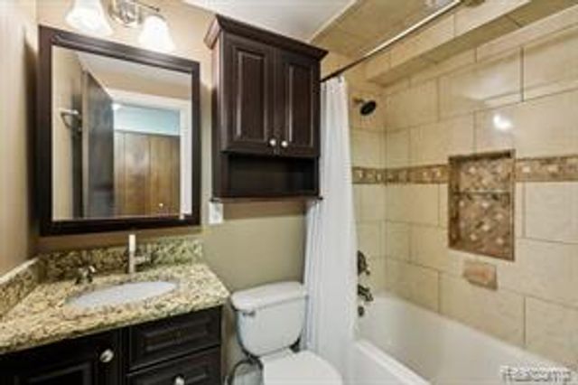 1424 Fairway Drive, Birmingham, MI 48009