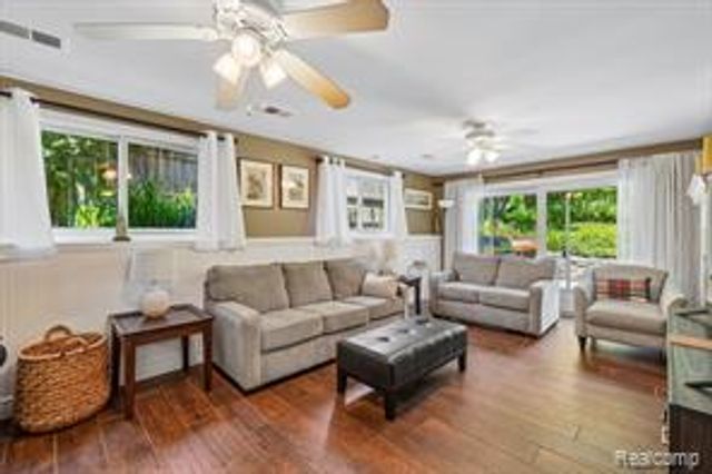 1424 Fairway Drive, Birmingham, MI 48009
