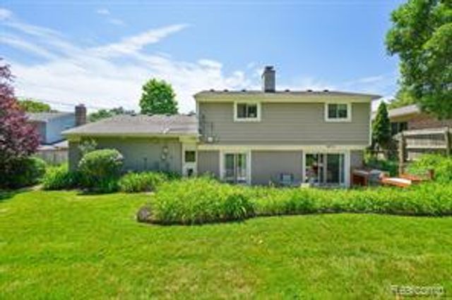 1424 Fairway Drive, Birmingham, MI 48009