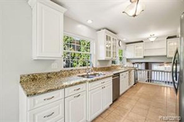 1424 Fairway Drive, Birmingham, MI 48009