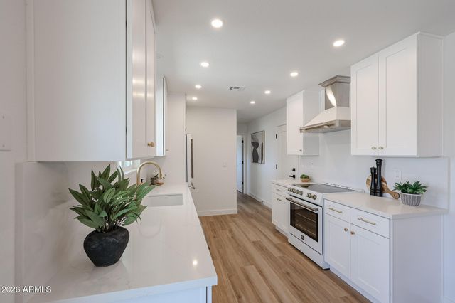 14201 N BOLIVAR Drive, Sun City, AZ 85351