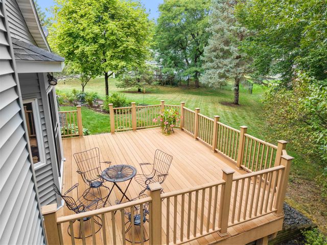 2966 Thunder Bay Road, Little Canada, MN 55117