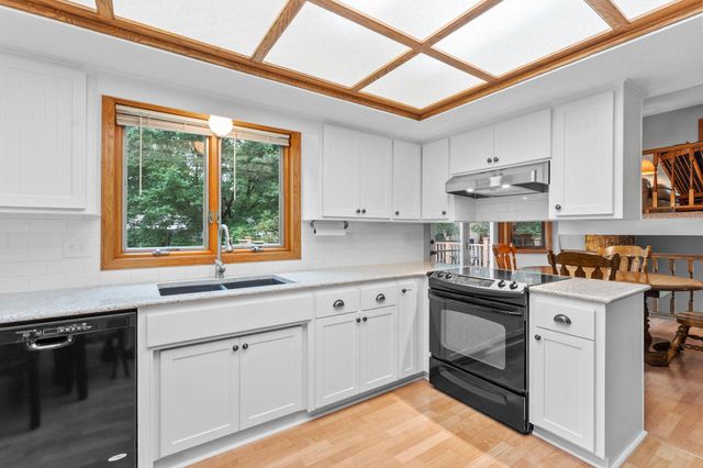 2966 Thunder Bay Road, Little Canada, MN 55117
