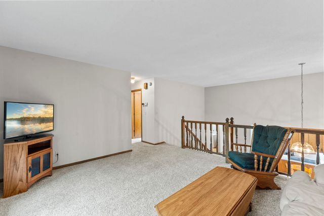 2966 Thunder Bay Road, Little Canada, MN 55117