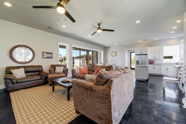 1506 Hill Top DR A,B,& E, Granite Shoals, TX 78654