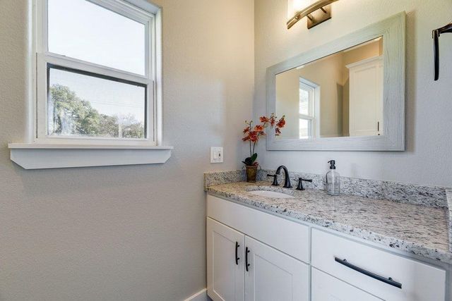 1506 Hill Top DR A,B,& E, Granite Shoals, TX 78654