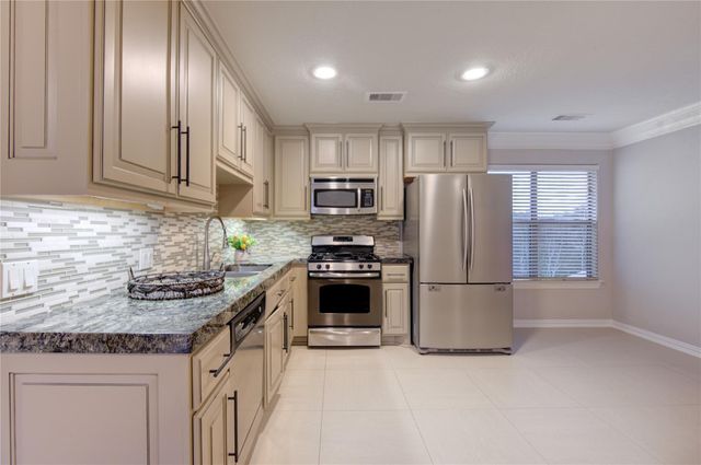 14014 Hampton Cove Drive, Houston, TX 77077