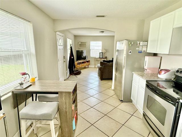 37641 HENDLEY AVENUE, Dade City, FL 33525
