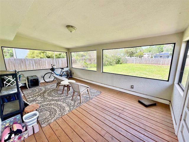 37641 HENDLEY AVENUE, Dade City, FL 33525