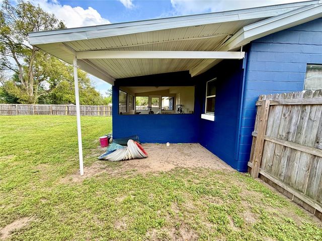 37641 HENDLEY AVENUE, Dade City, FL 33525
