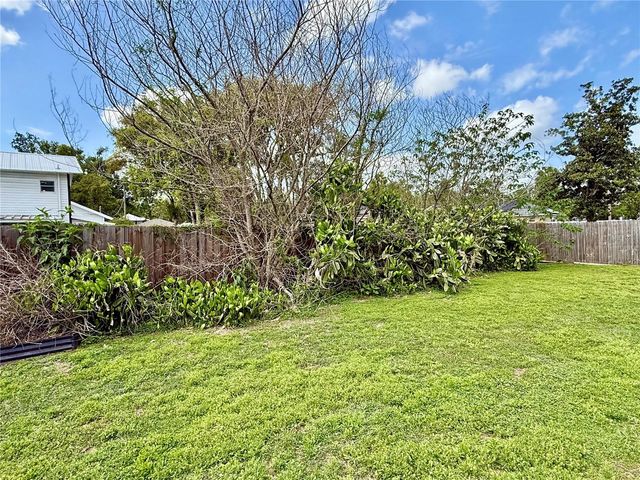 37641 HENDLEY AVENUE, Dade City, FL 33525