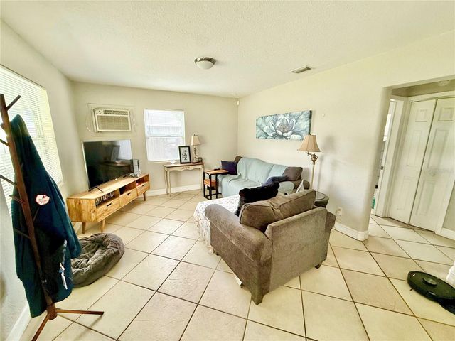 37641 HENDLEY AVENUE, Dade City, FL 33525