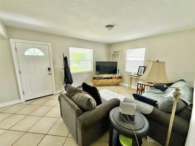 37641 HENDLEY AVENUE, Dade City, FL 33525