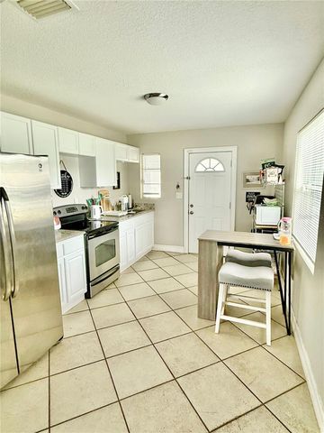 37641 HENDLEY AVENUE, Dade City, FL 33525
