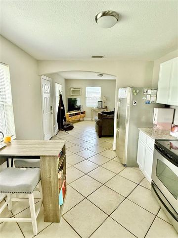 37641 HENDLEY AVENUE, Dade City, FL 33525