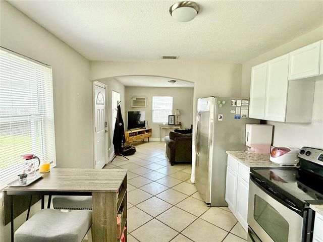 37641 HENDLEY AVENUE, Dade City, FL 33525