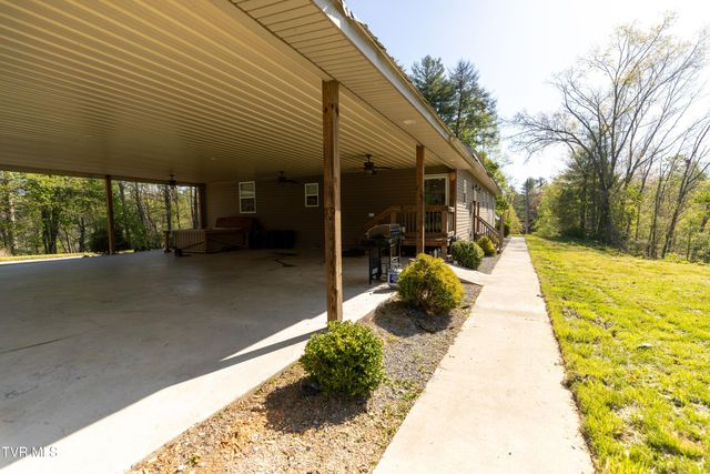 192 Blueberry Hill Drive, Pennington Gap, VA 24277