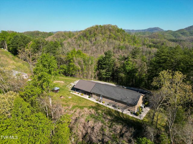 192 Blueberry Hill Drive, Pennington Gap, VA 24277