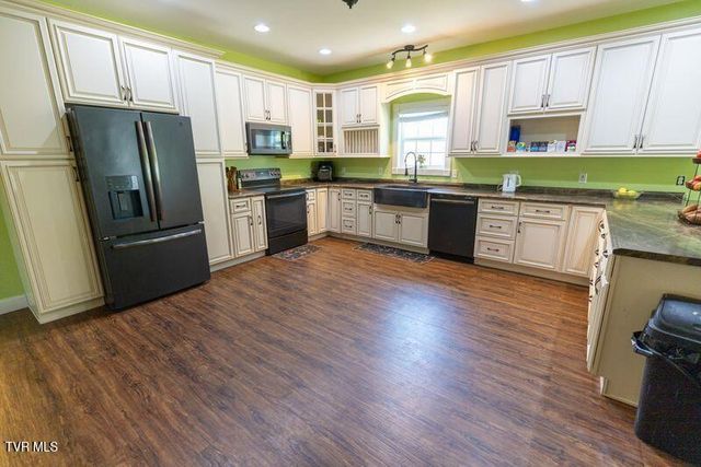 192 Blueberry Hill Drive, Pennington Gap, VA 24277