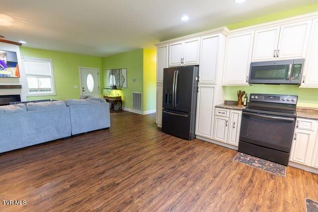 192 Blueberry Hill Drive, Pennington Gap, VA 24277