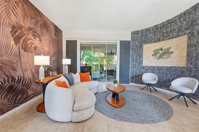 6130 55TH AVENUE CIRCLE E, Bradenton, FL 34203